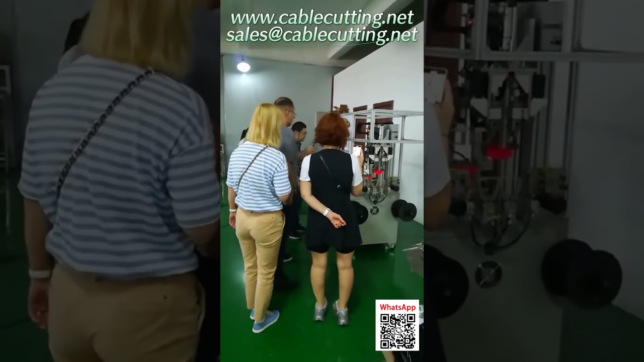 Fűkaszaszál-tekercselő és kötöző gép gyári átvételi tesztje (FAT) orosz ügyfél részére