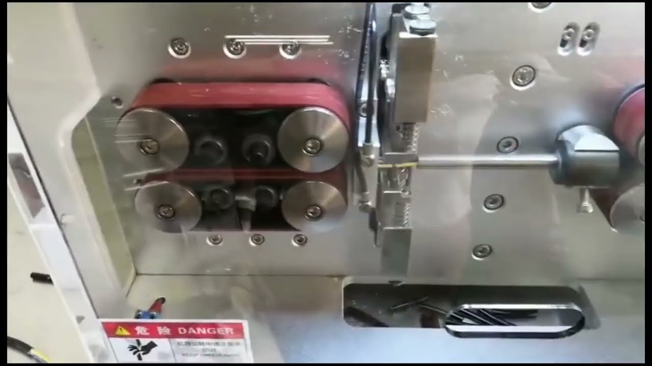 Automatikus burkolt kábel belső és külső hámozó-vágó gép