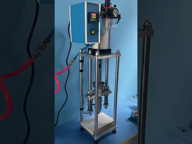 Mini asztali függőleges fröccsöntő gép USB töltőfej és kapcsolódugó gyártásához