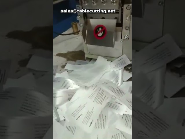 Automatikus szövött címke vágó és szegélyzáró gép