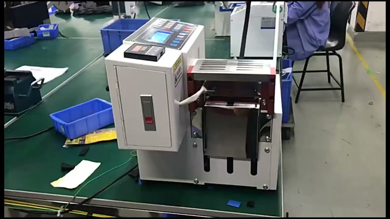 Nylon szalag, zsinórtekercs és szövetcsík automata vágógép – Precíziós csővágó gép Guangdongból