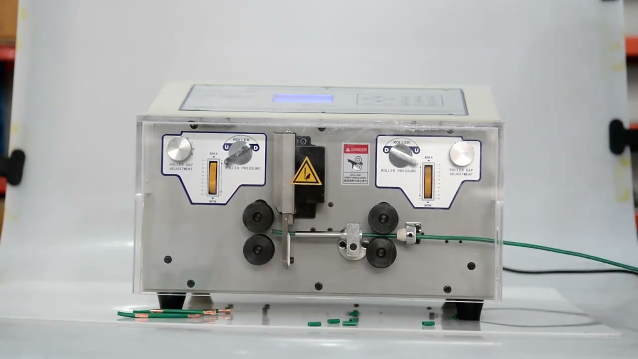SWT-508 Számítógép-vezérelt Automata Kábelhámozó Gép Érintőképernyős Vezérléssel 0,1–8 mm²