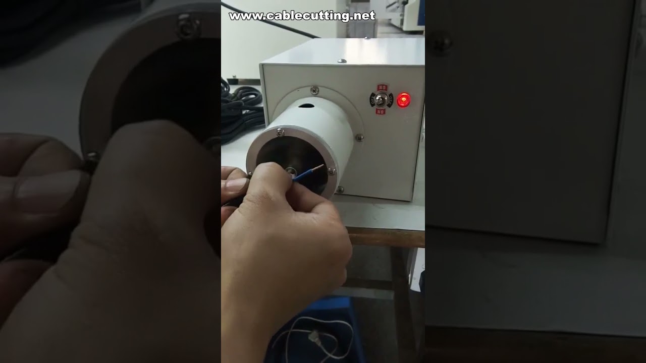 Forgó pengés huzalcsupaszító és csavaró gép – Hatékony kábelfeldolgozó automata