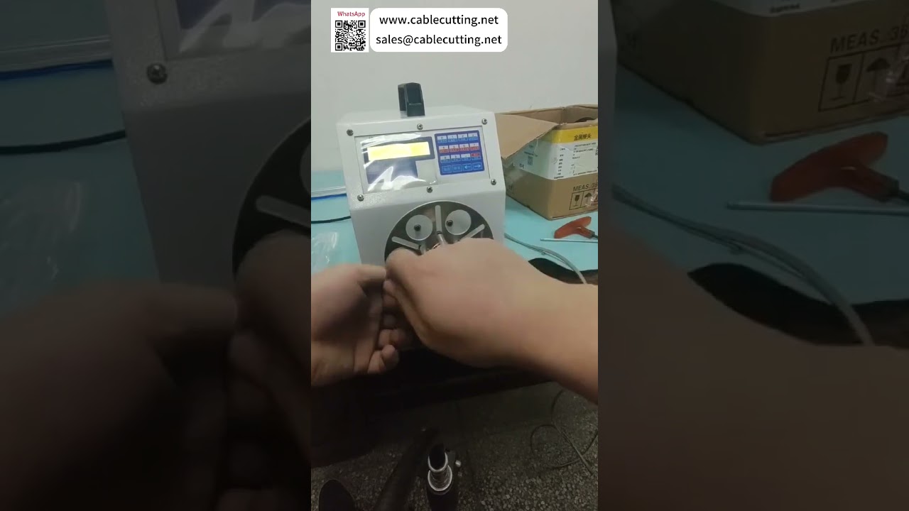 Automatikus karácsonyi fényfüzér sodró és tekercselő gép kábelköteg-gyártáshoz – Rövid verzió