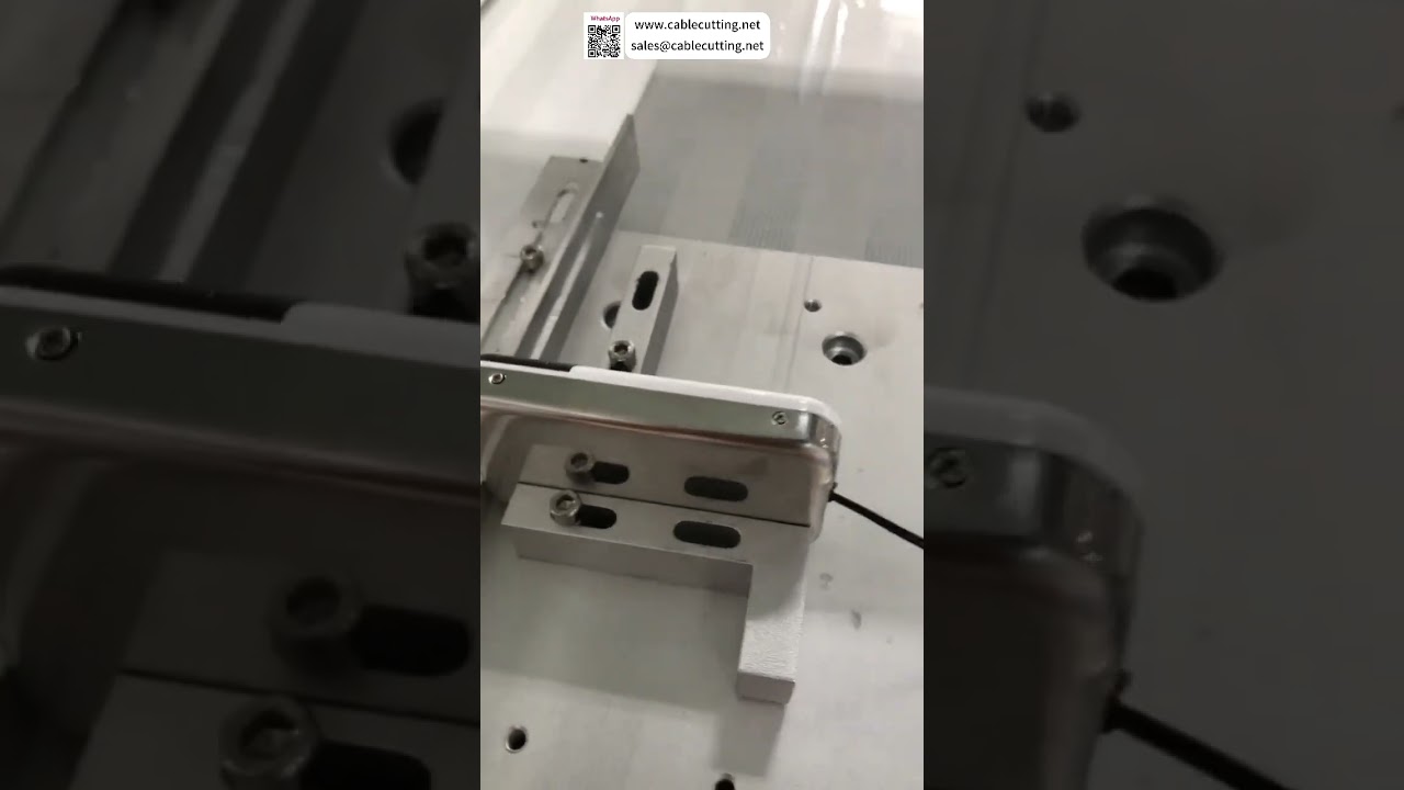 Automatikus MP3-lejátszó csavarozógép — Kis csavarok szerelése vonali tempóban