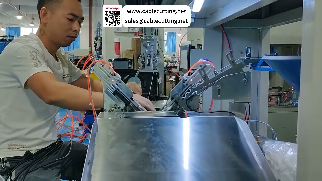 Automatikus szilikongyűrű-behelyező gép — gyűrűk 5 m-es AC tápkábelhez