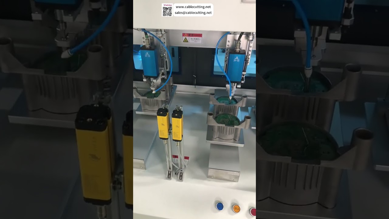 6 tengelyes szekrényautomatikus csavarozógép-rendszer – gyári automatizálási berendezés gyors összeszereléshez